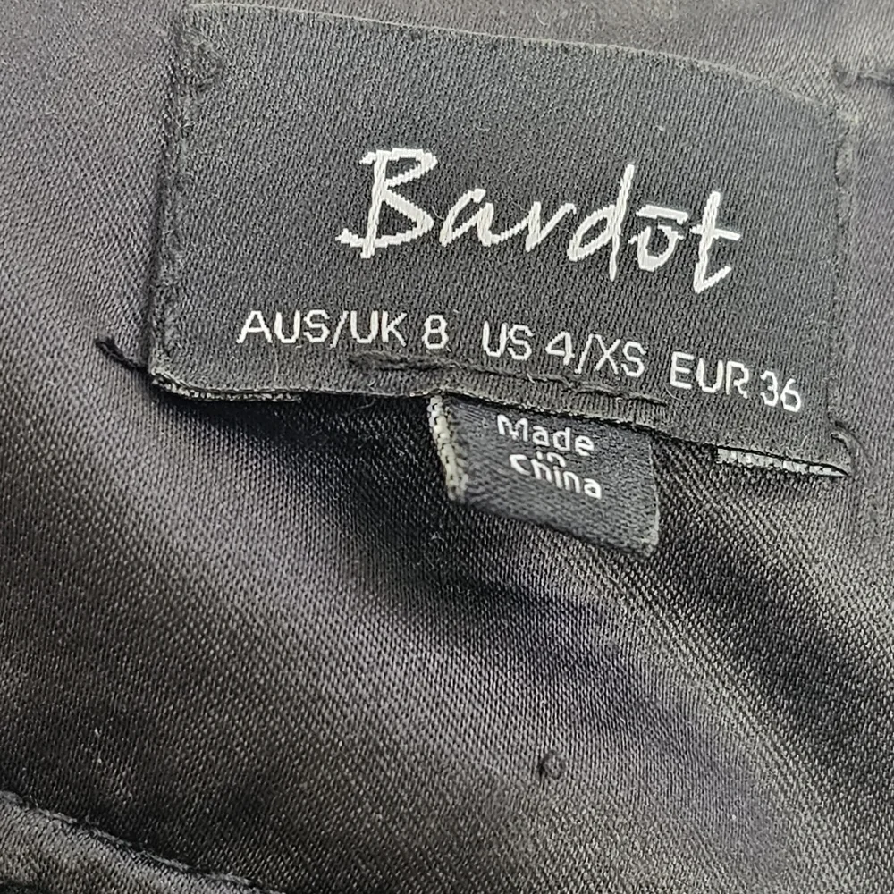 Bardot lace fluted strappy v-neck midi black dress size 4 - Picture 10 of 10